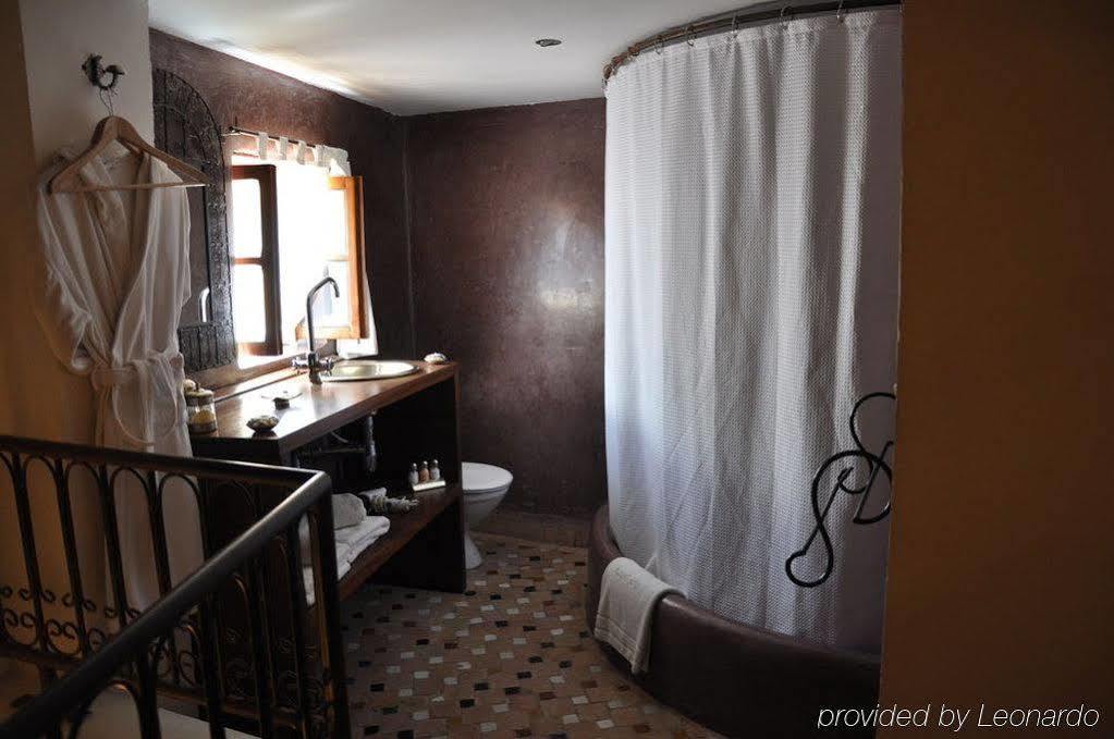 Riad Laaroussa Фес Екстер'єр фото